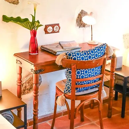 Kır Evi Chamorga - - - *